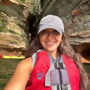 Meet your Posher, Cristina